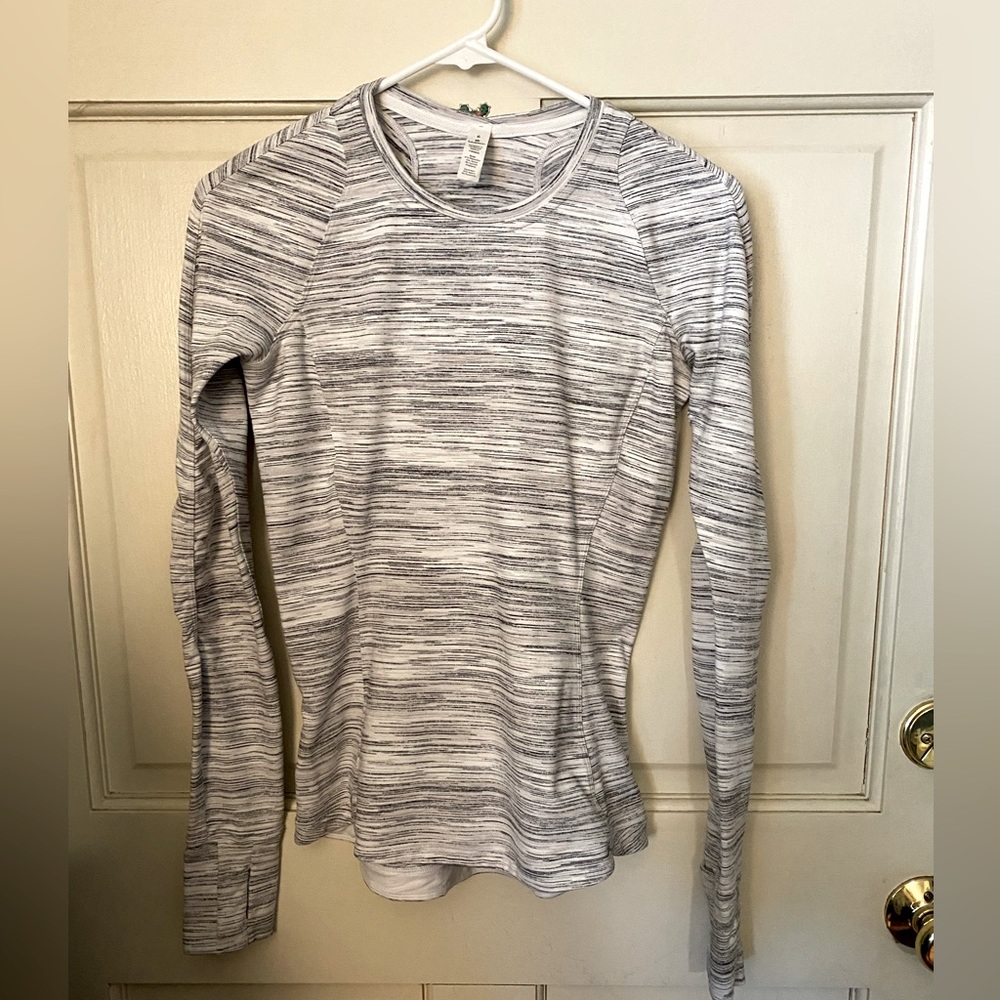 Lululemon, Athletica, Gray Long Sleeve Tee, Sz 6